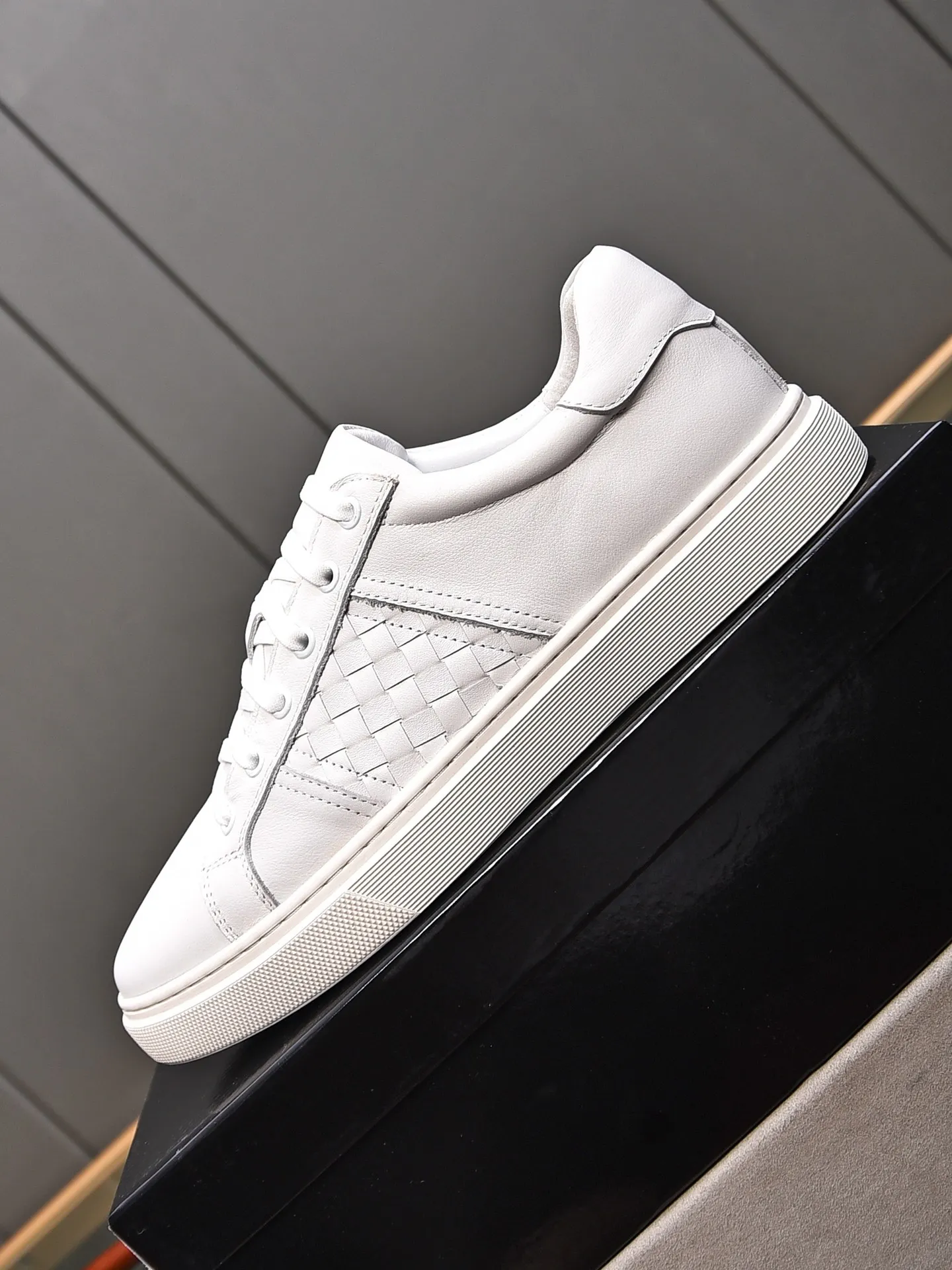 Men's shoes 💰480 [Lace-up series] BOTTEG* VENET* - high-end boutique Size: 38-44 (45 customized) BV new product, first-layer cowhide artificially woven classic style and contemporary fashion temperament harmoniously blend, rubber soles are light and flexible, water-dyed cowhide pads! [Taobao, Tmall, and live streaming are the first choices]